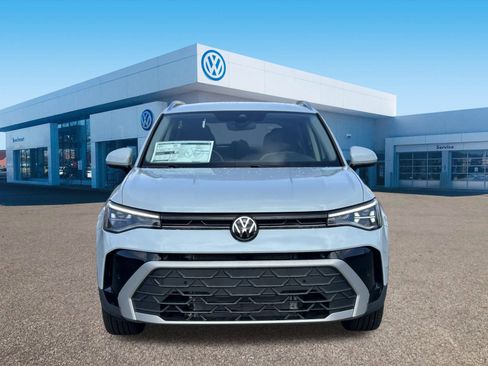 New 2026 Volkswagen Taos SE image 2