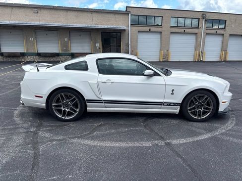 Used 2013 Ford Mustang Shelby GT500 w/ Electronics Pkg RWD image 2
