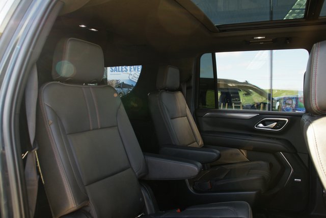 Used 2022 Chevrolet Suburban RST w/ Sport Performance Package AWD/4WD image 34