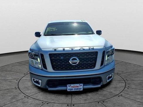 Used 2018 Nissan Titan PRO-4X AWD/4WD image 2