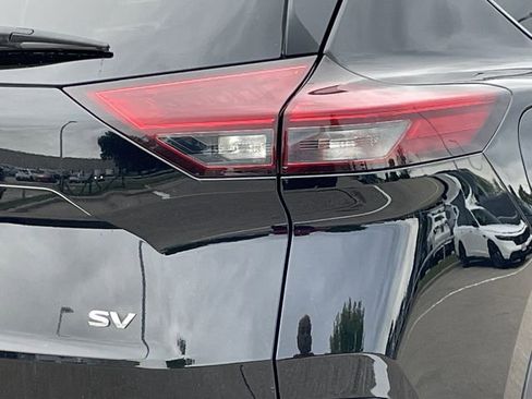 Used 2023 Nissan Rogue SV FWD image 6