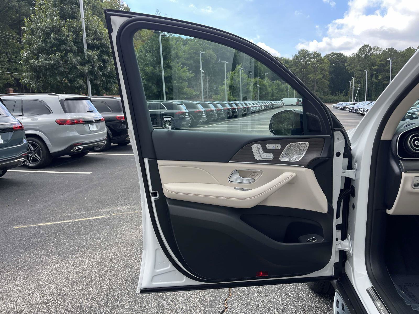 New 2027 Mercedes-Benz GLS 450 4MATIC image 18