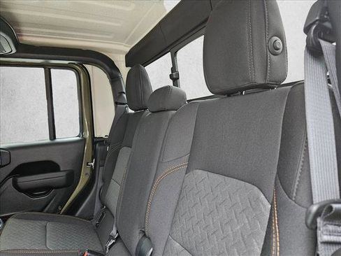 New 2026 Jeep Gladiator Mojave image 16
