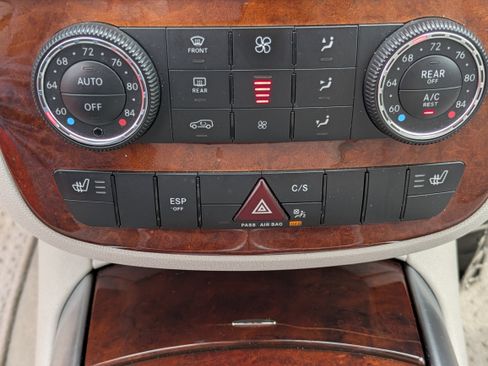 Used 2006 Mercedes-Benz R 500 4MATIC image 28