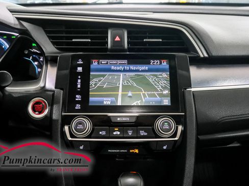 Used 2017 Honda Civic Touring image 32