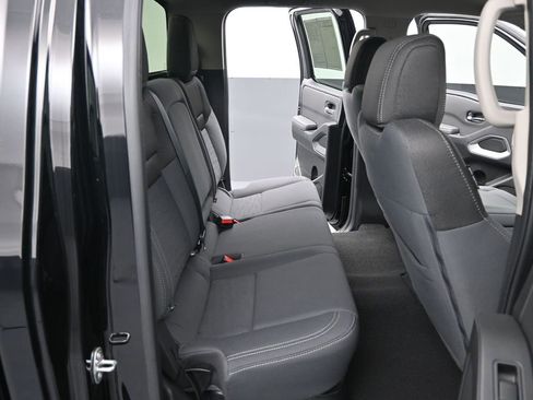 Used 2024 Nissan Frontier SV image 12