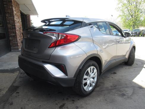 Used 2019 Toyota C-HR LE FWD image 9