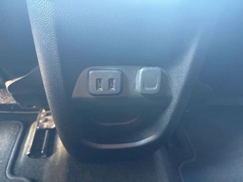 Used 2016 Chevrolet Colorado Z71 image 11