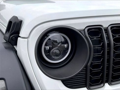 Used 2024 Jeep Wrangler Unlimited Sport AWD/4WD image 32