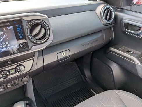 Used 2018 Toyota Tacoma TRD Off-Road AWD/4WD image 17