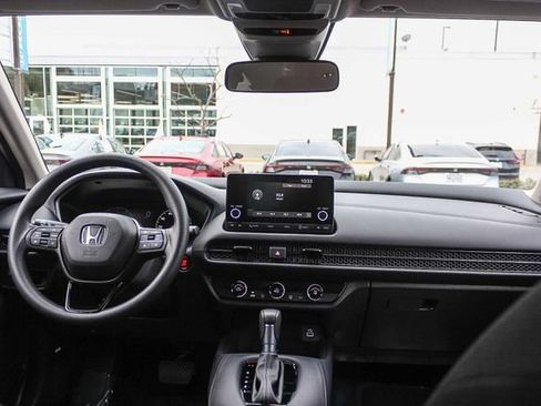 Used 2025 Honda HR-V LX image 17