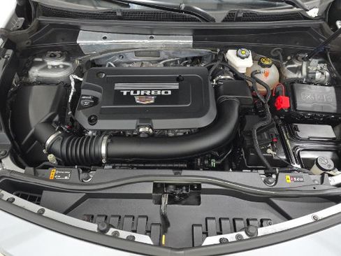 Used 2023 Cadillac XT4 Premium Luxury FWD image 7