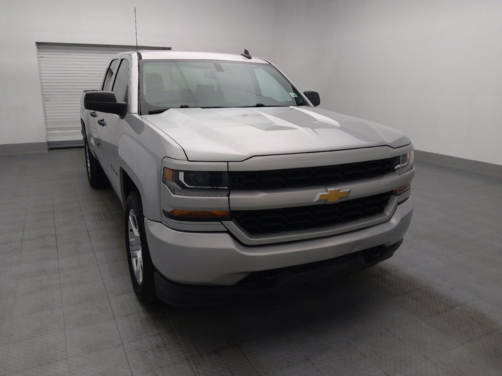 Used 2018 Chevrolet Silverado 1500 Custom w/ Custom Value Package RWD image 13