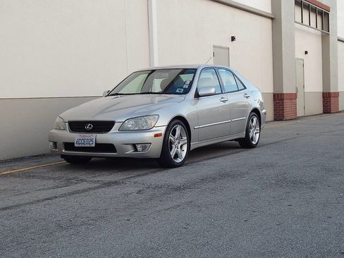 Used 2002 Lexus IS 300 image 7