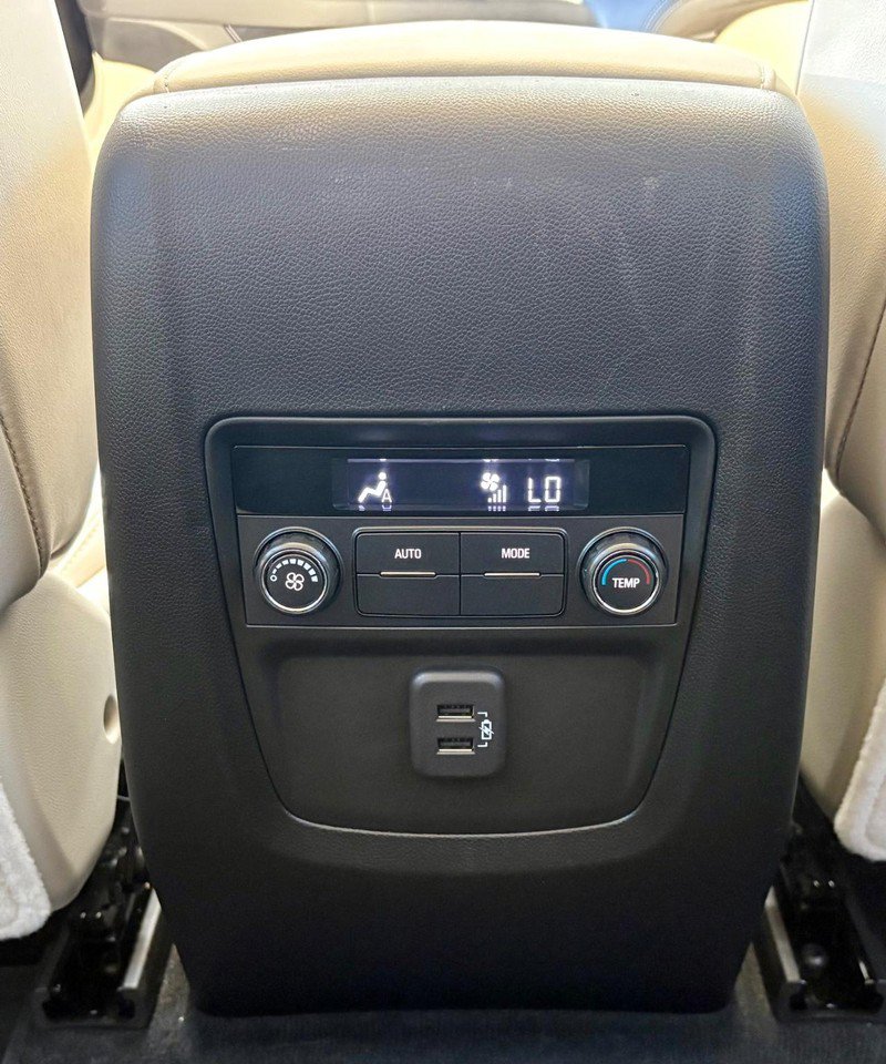 Used 2023 Buick Enclave Essence w/ Experience Buick Package FWD image 11