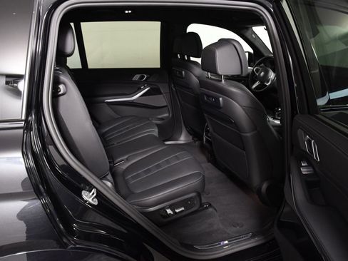 Used 2021 BMW X7 M50i w/ Cold Weather Package AWD/4WD image 11