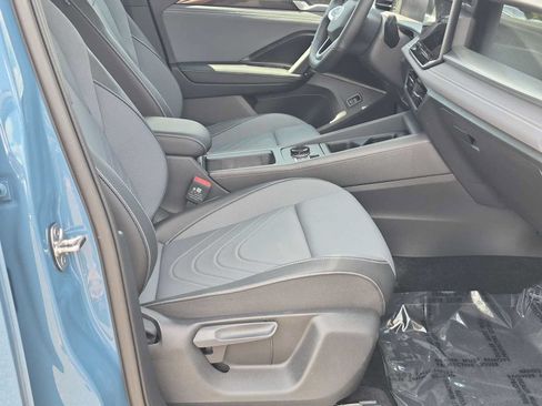 Used 2025 Volkswagen Tiguan SE R-Line AWD/4WD image 24
