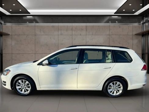 Used 2017 Volkswagen Golf S image 3