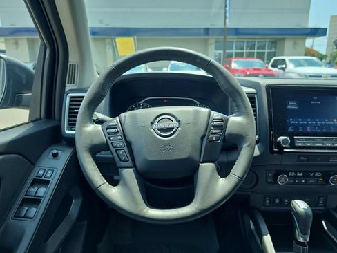 Used 2024 Nissan Frontier SV w/ SV Convenience Package RWD image 16
