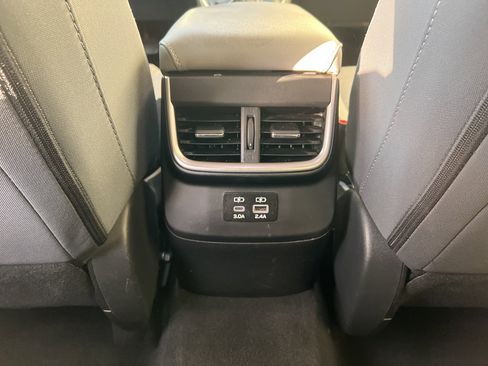 Used 2024 Subaru Outback Premium image 17