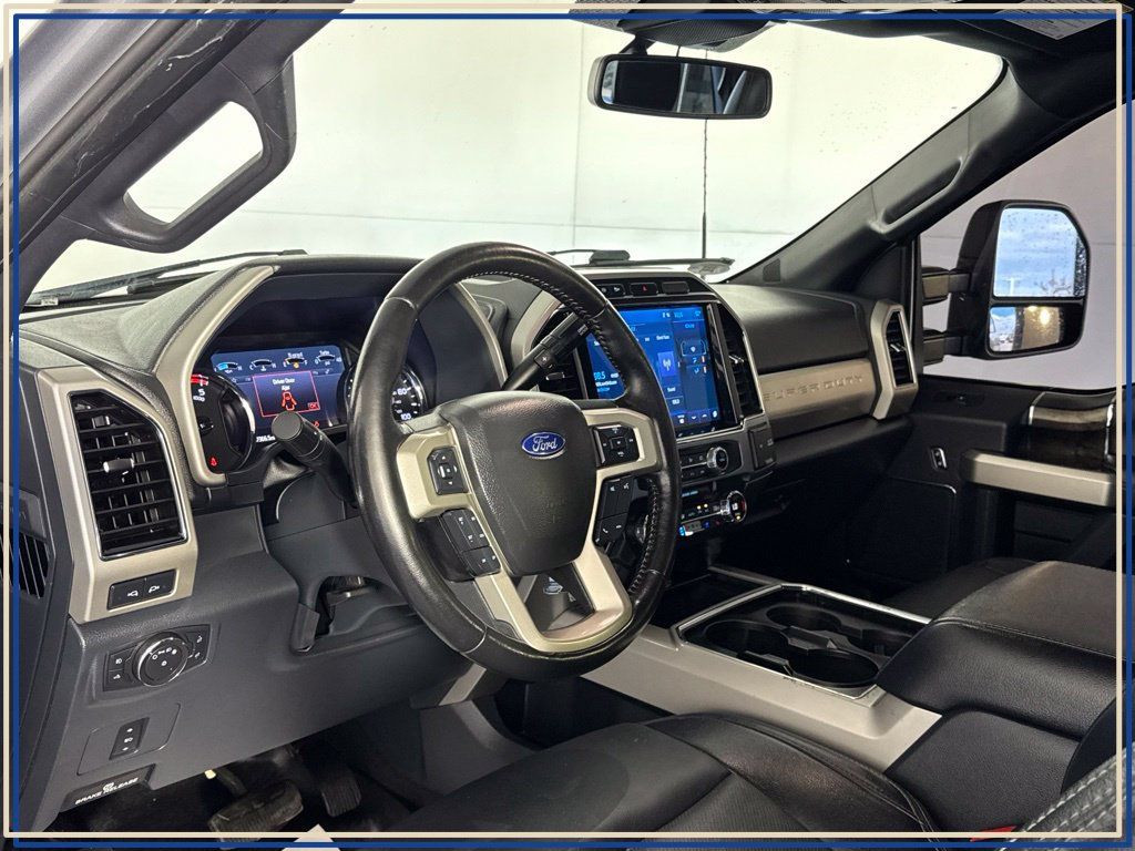 Used 2022 Ford F250 Lariat w/ Black Appearance Package AWD/4WD image 17