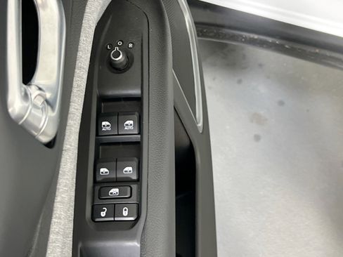 Used 2023 Jeep Compass Latitude w/ Convenience Group image 16