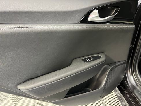 Used 2021 Kia Stinger GT-Line image 27