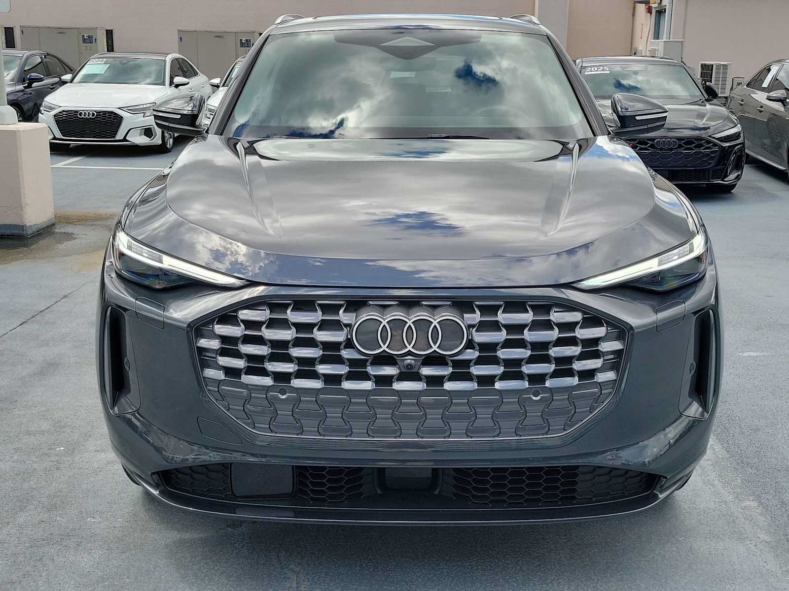 Certified 2025 Audi Q5 Premium Plus w/ Premium Plus AWD/4WD image 8