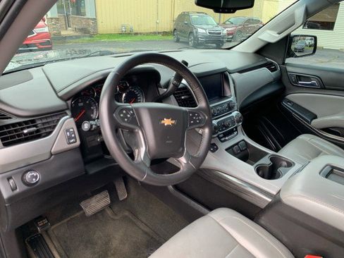 Used 2015 Chevrolet Suburban LT RWD image 8