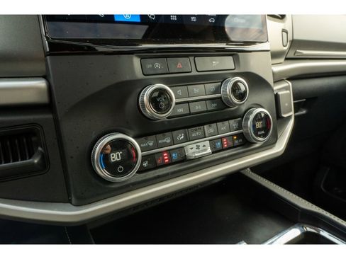 Used 2024 Ford Expedition Max XLT image 24