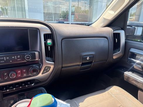 Used 2016 GMC Sierra 2500 Denali w/ Duramax Plus Package AWD/4WD image 13
