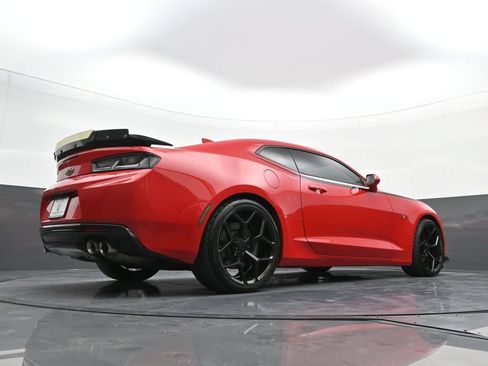 Used 2016 Chevrolet Camaro SS RWD image 26