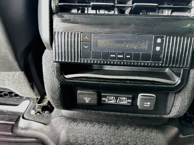 Used 2022 Jeep Wagoneer Series I AWD/4WD image 30
