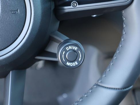 New 2026 Porsche Macan image 30