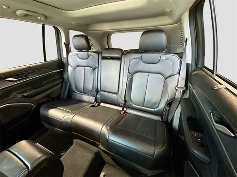 Used 2022 Jeep Grand Cherokee Limited 4xe w/ Luxury Tech Group II image 15