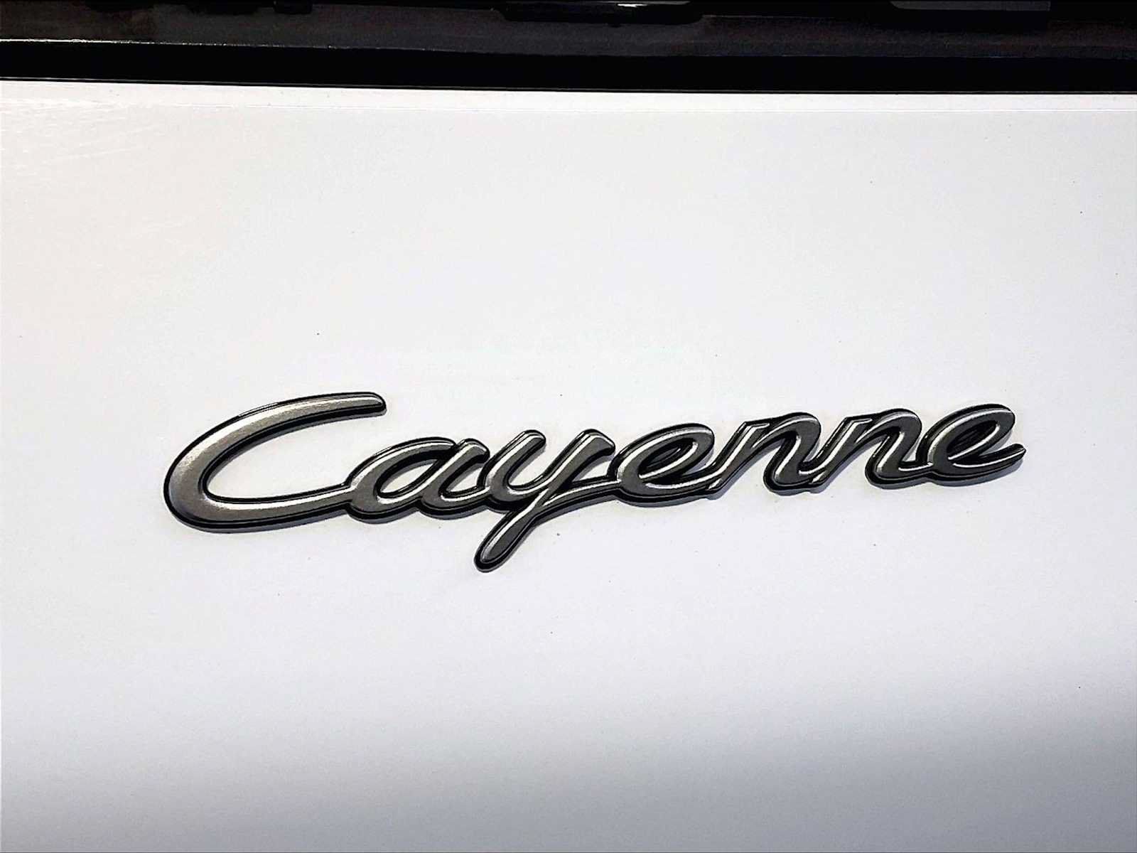Certified 2023 Porsche Cayenne Platinum Edition AWD/4WD image 35