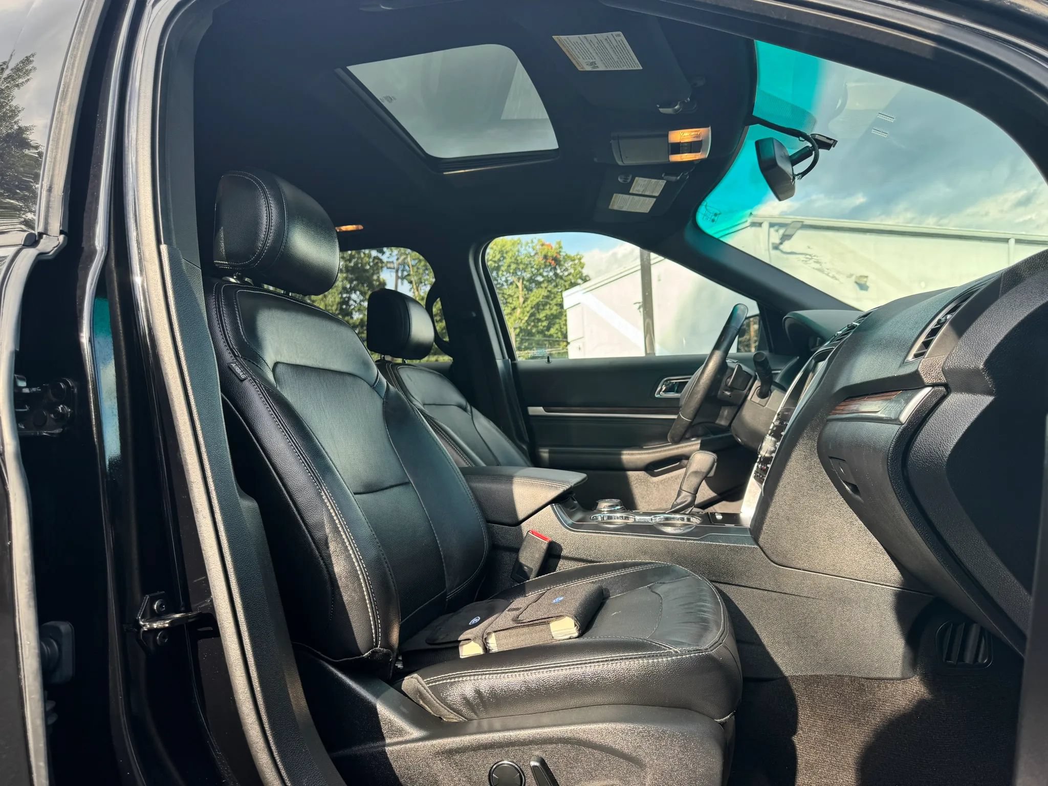 Used 2016 Ford Explorer Limited AWD/4WD image 26