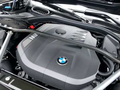 Used 2026 BMW 750e xDrive 750e xDrive w/ Executive Package image 17