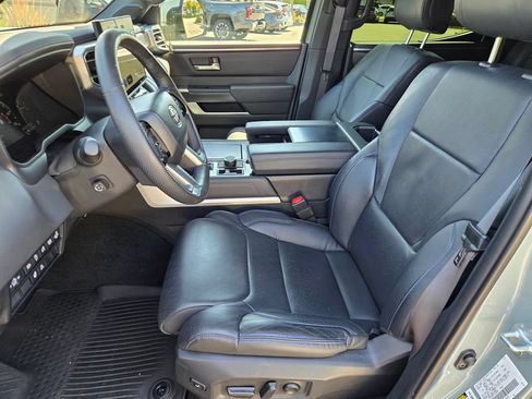 Used 2024 Toyota Tundra Platinum w/ TRD Off-Road Package AWD/4WD image 11