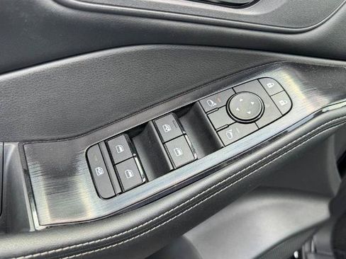 Certified 2026 Nissan Rogue SV FWD image 15