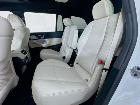 New 2026 Mercedes-Benz GLS 580 4MATIC image 7
