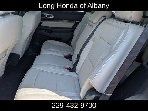 Used 2019 Ford Explorer Platinum AWD/4WD image 16