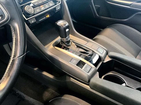Used 2020 Honda Civic EX image 16