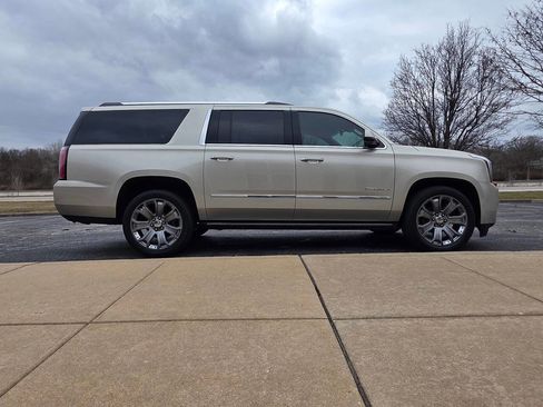 Used 2016 GMC Yukon XL Denali w/ Open Road Package image 8