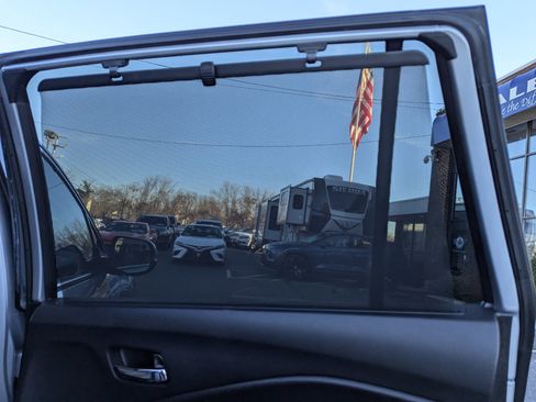 Used 2019 Honda Pilot Touring image 47