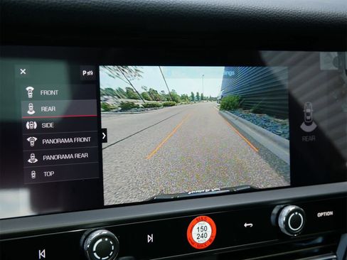 Used 2025 Porsche Macan image 19