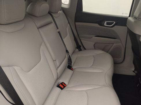 Used 2022 Jeep Compass Latitude w/ Convenience Group AWD/4WD image 19