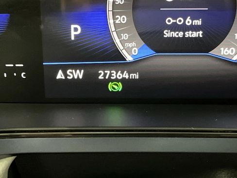 Used 2023 Volkswagen Taos SE w/ Black Wheel Package image 6