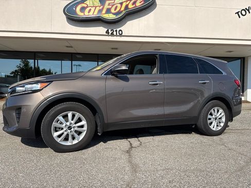 Used 2019 Kia Sorento FWD image 18