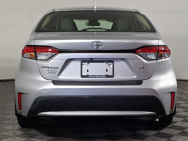 Used 2022 Toyota Corolla LE w/ Carpet Mat Package (TMS) FWD image 8